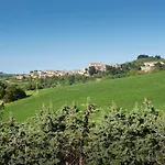 A11 - Varano, Delizioso Trilocale Con Giardino 安科纳