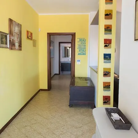 A11 - Varano, Delizioso Trilocale Con Giardino דירה אנקונה