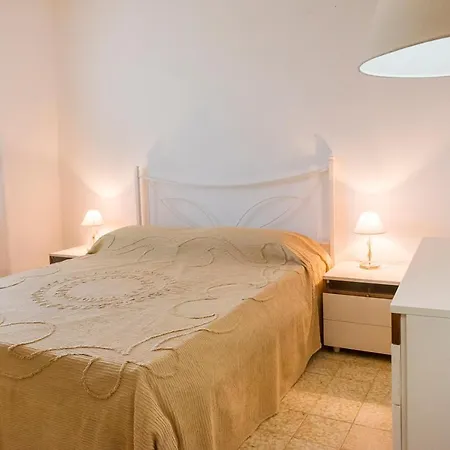 Apartment A11 - Varano, Delizioso Trilocale Con Giardino *