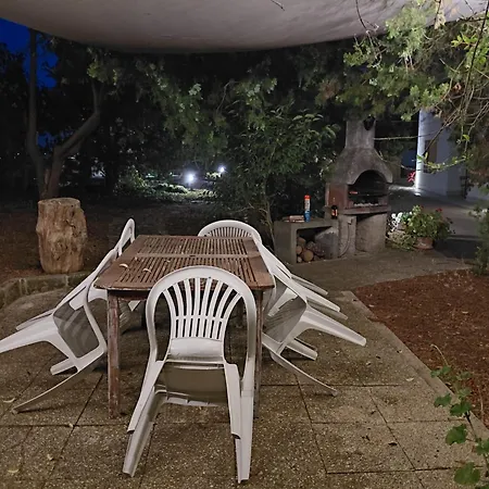 A11 - Varano, Delizioso Trilocale Con Giardino