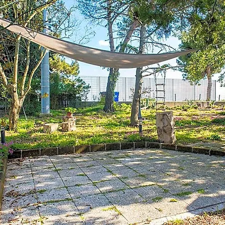 Apartamento A11 - Varano, Delizioso Trilocale Con Giardino