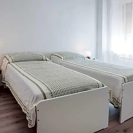 A11 - Varano, Delizioso Trilocale Con Giardino Apartamento *